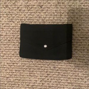 Black clutch